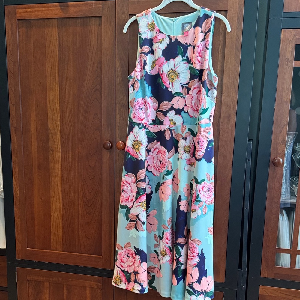 Elegant Vince Camuto Floral Midi Dress - Pink and Blue, lined bodice.